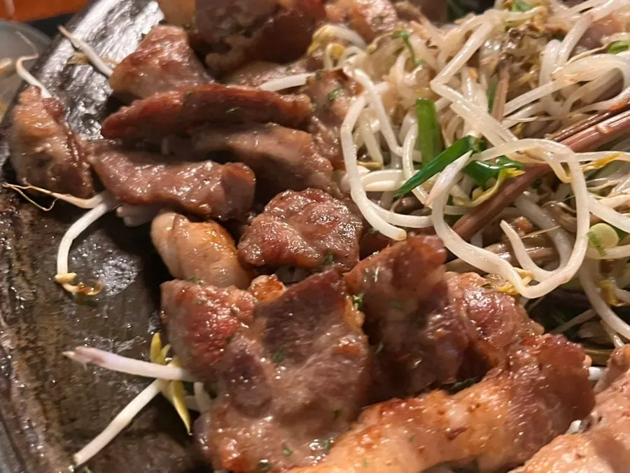 상추와 부추무침 등 기본찬
