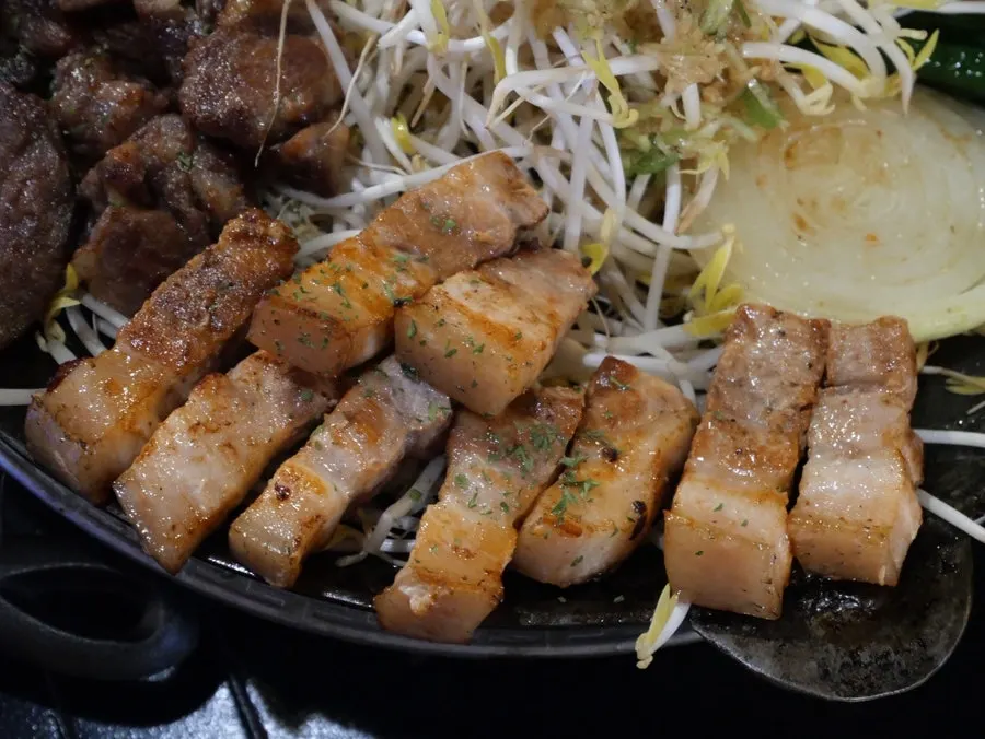 얼음으로 시원하게 준비한 소주