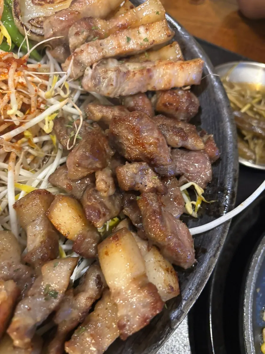 Kunjungan ke Gwangseonjip, restoran potongan babi istimewa