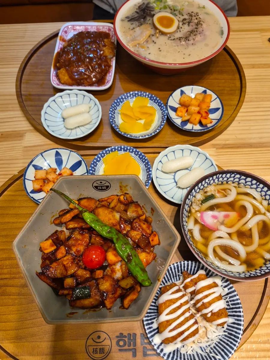 Final table spread at the end of the meal at Hekbap Kkachisan Branch