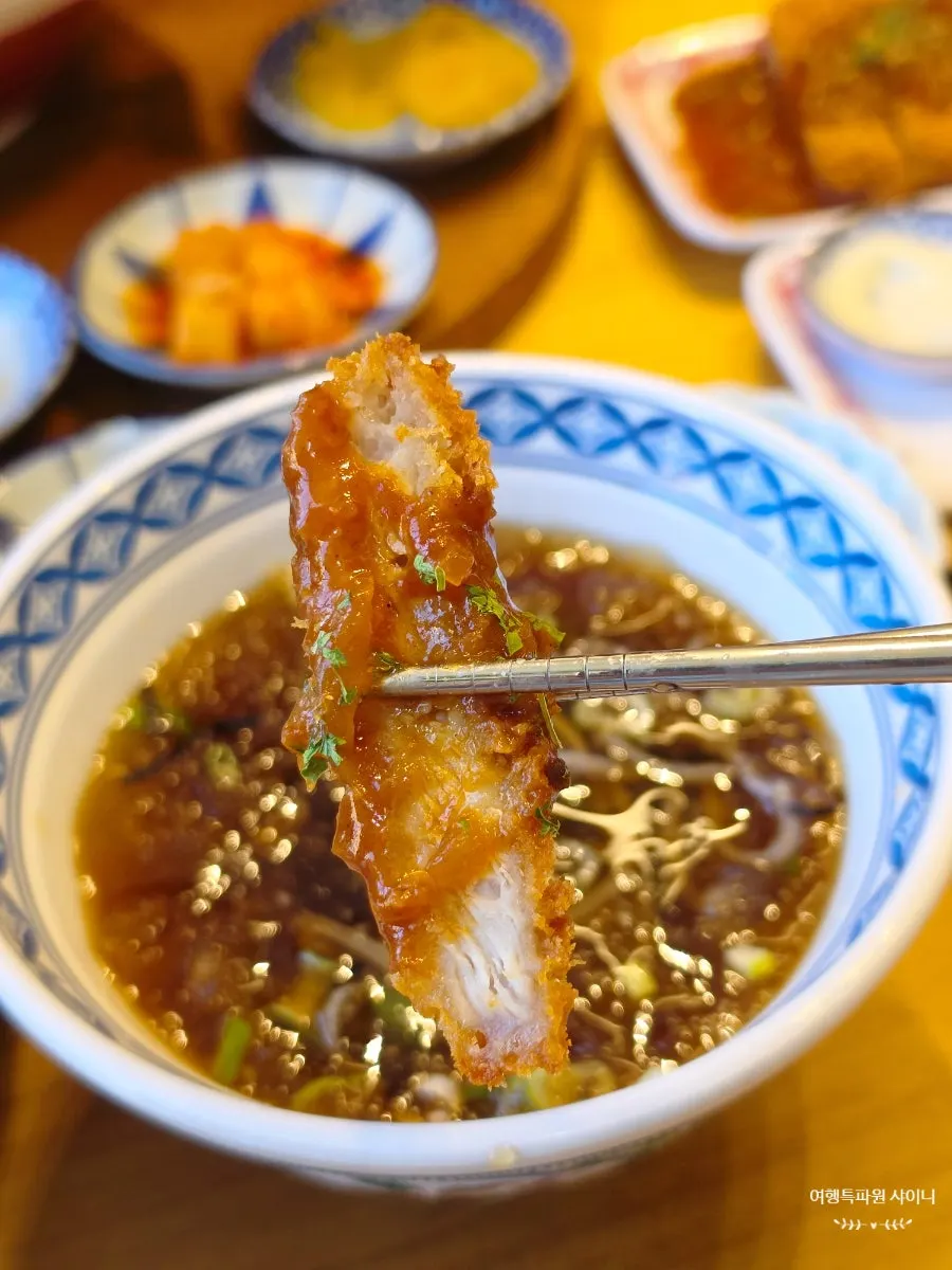 Pork cutlet included in the ramen set