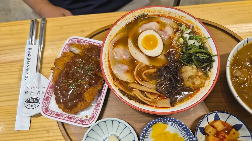 Cold soba broth and radish served with the soba set