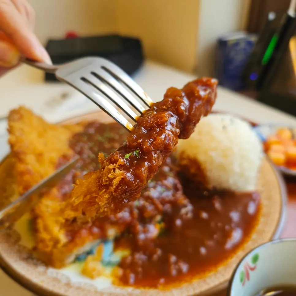 Western-style king pork cutlet with side dishes