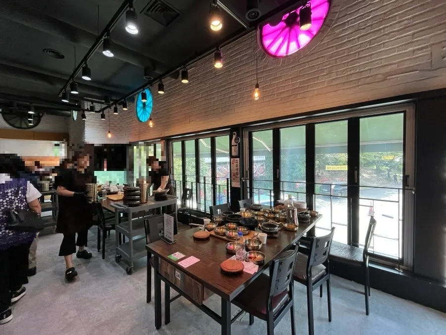 High chairs at the Korean set-meal restaurant