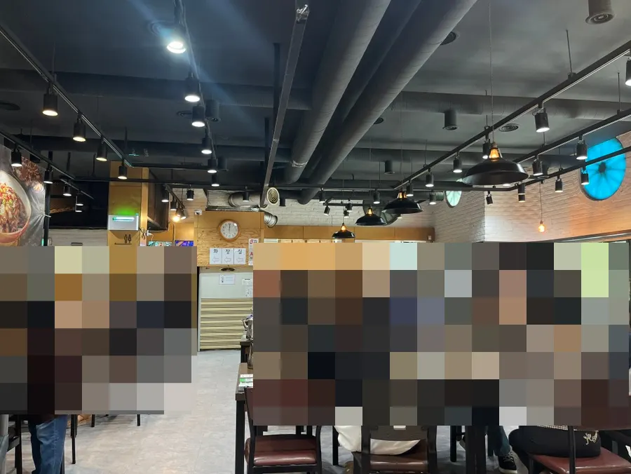 만석인 김명주뜰안채밥상 홀 내부
