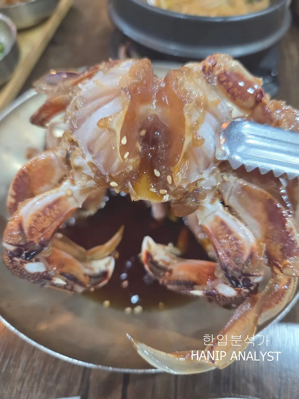 접시에 담긴 국내산 황게 간장게장
