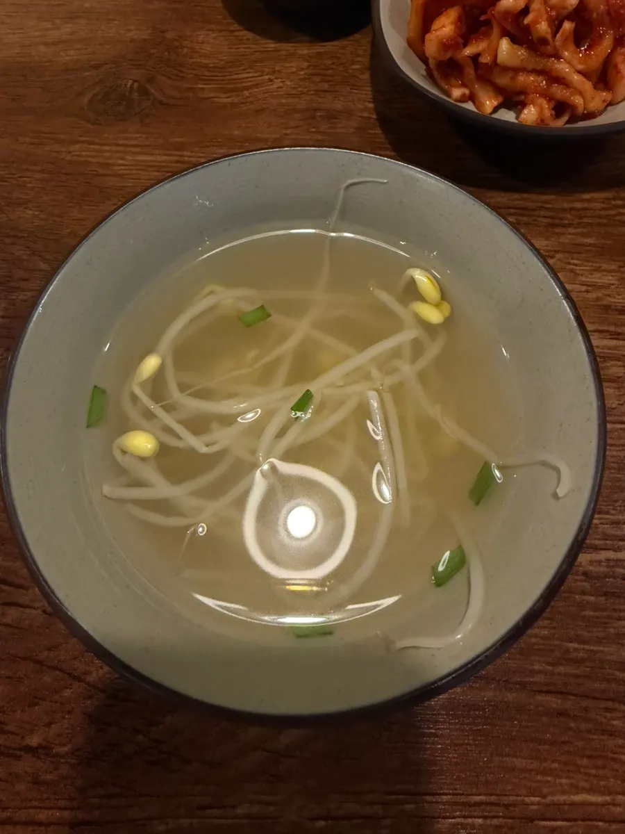 족발과 함께 나온 밑반찬 상차림