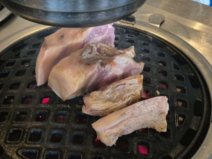 Golden, well-grilled pork belly