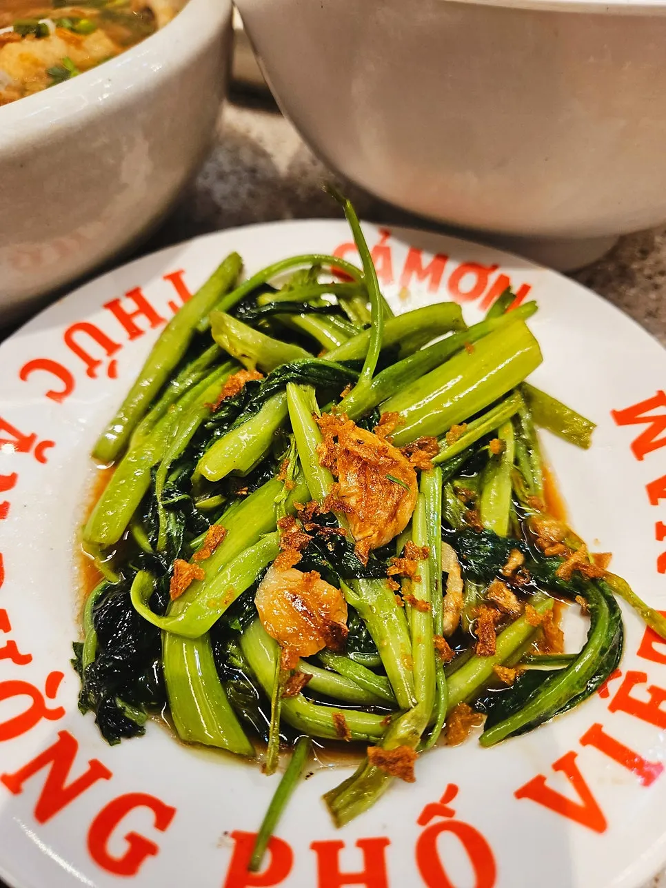 Fresh cilantro and spicy chili served as an extra