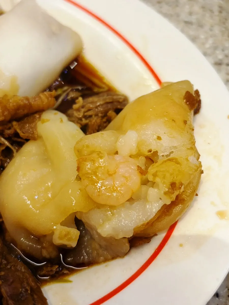 Bánh cuốn served alongside the pho