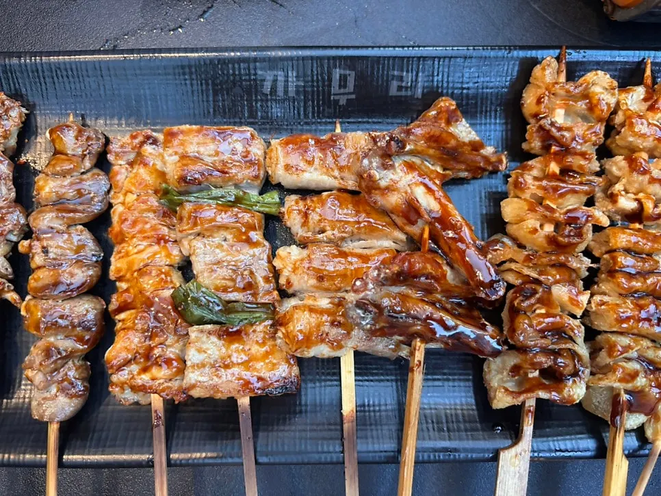 10 skewers served organized by cut