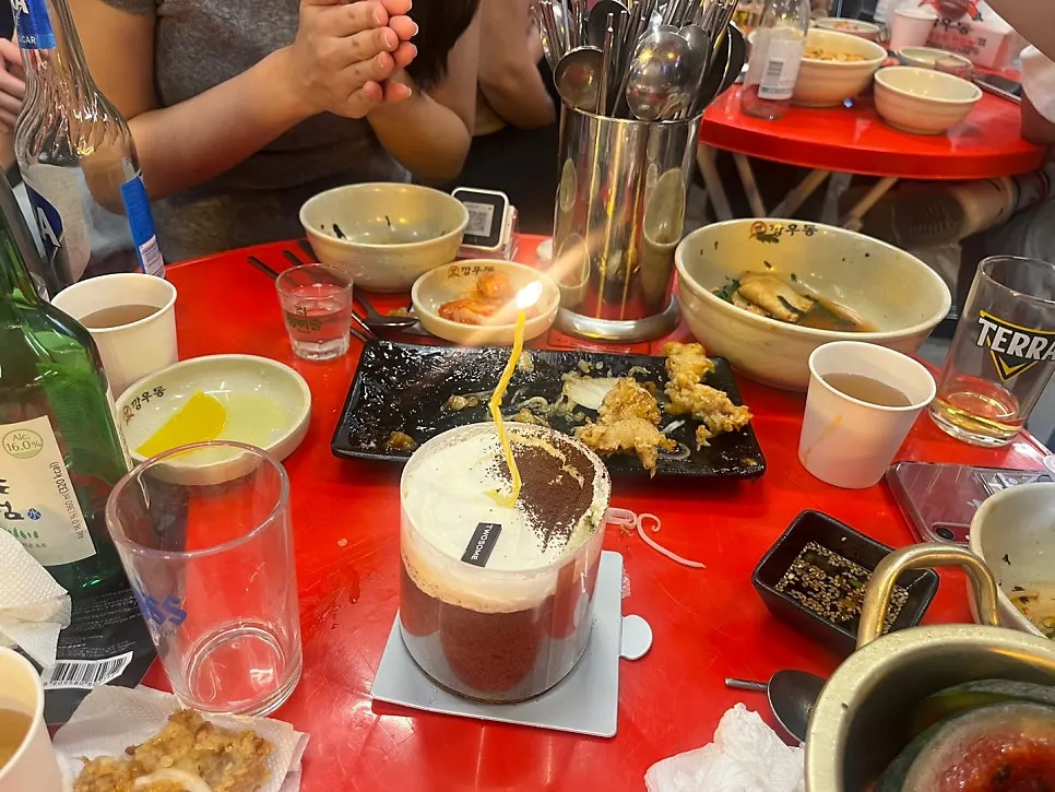 야장에서 미니케이크로 생일파티