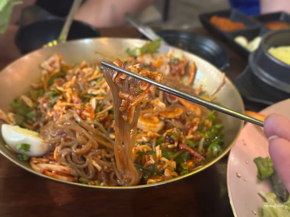 Complimentary makguksu noodles
