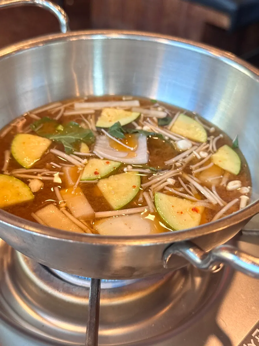 버너 위에 올린 된장찌개