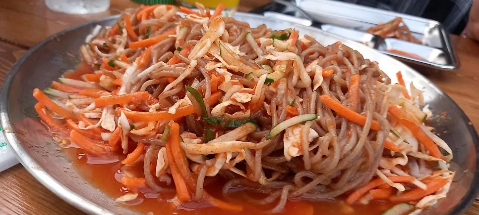 숯불향이 도는 닭목살 양념구이 클로즈업