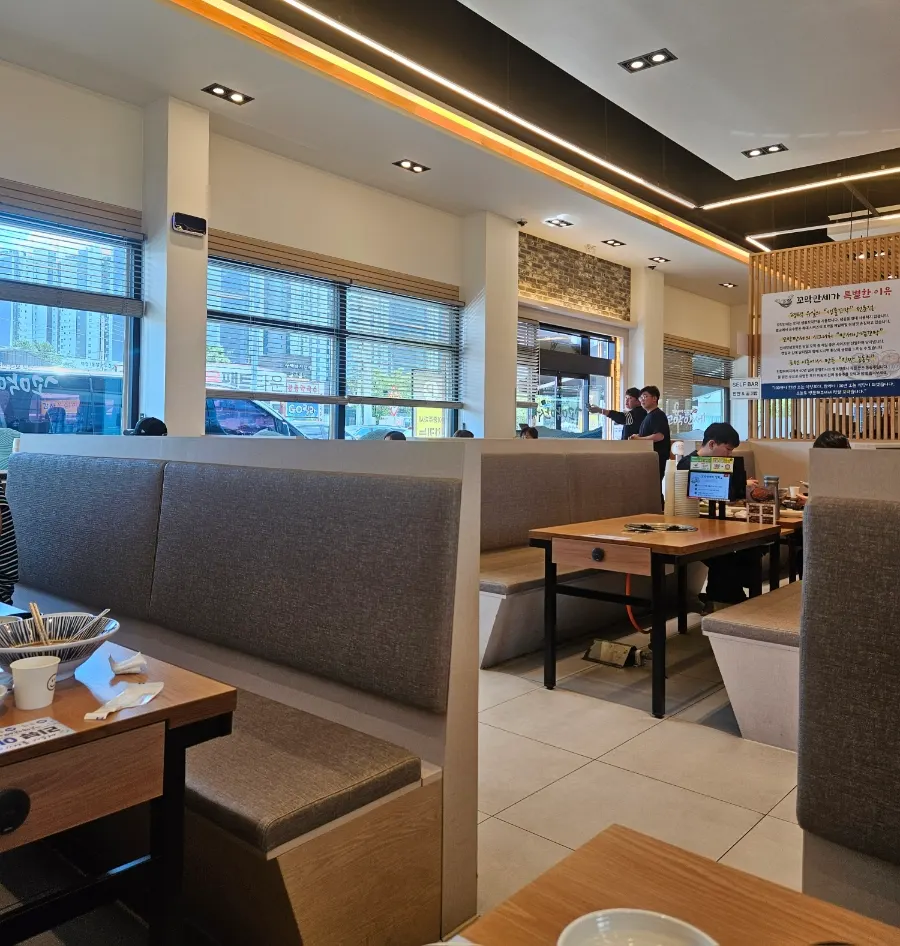 Restaurant interior with family-sized seating