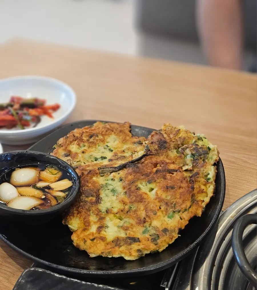 Cockle pancake served in the family set
