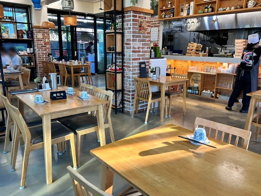 Interior seating at Kkotdam Sushi