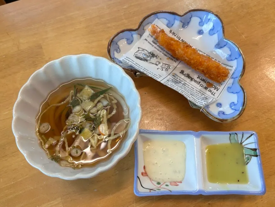 Fried shrimp served with the sushi