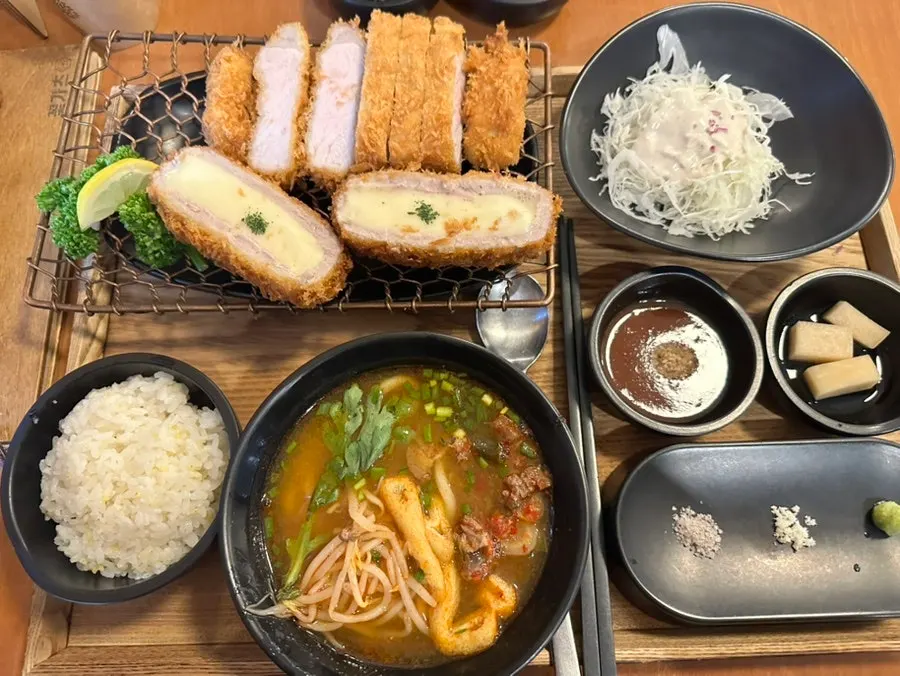 치등카츠세트 한상 차림