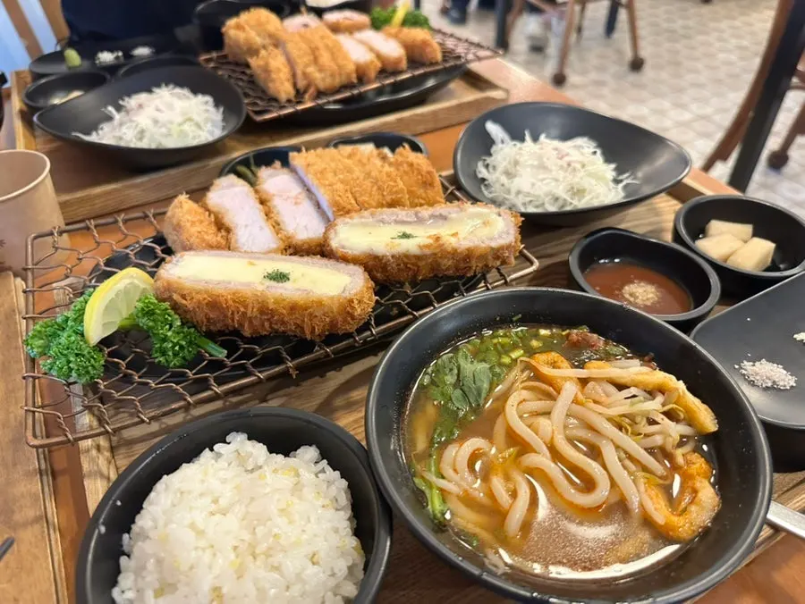 치즈가 늘어나는 치즈카츠 단면