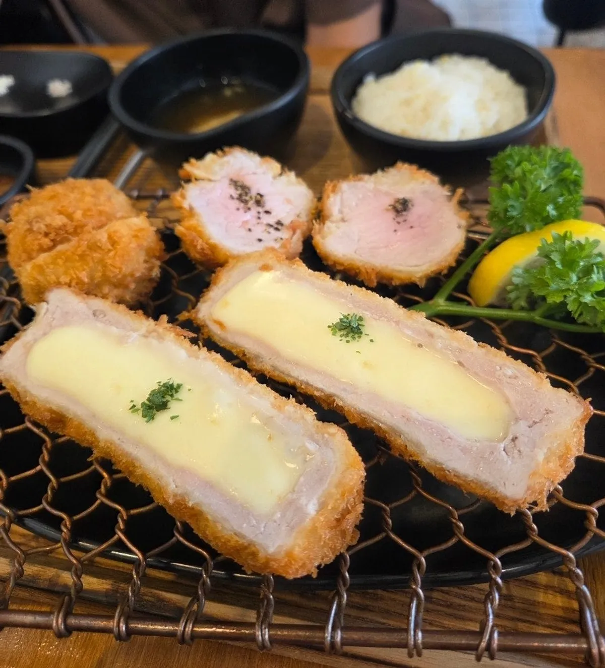 꽃가츠 치꽃카츠 한 상 차림