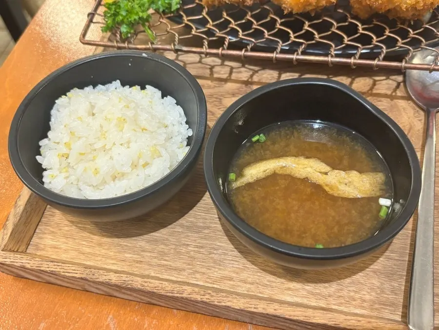 Set meal with cabbage salad, rice, and soup