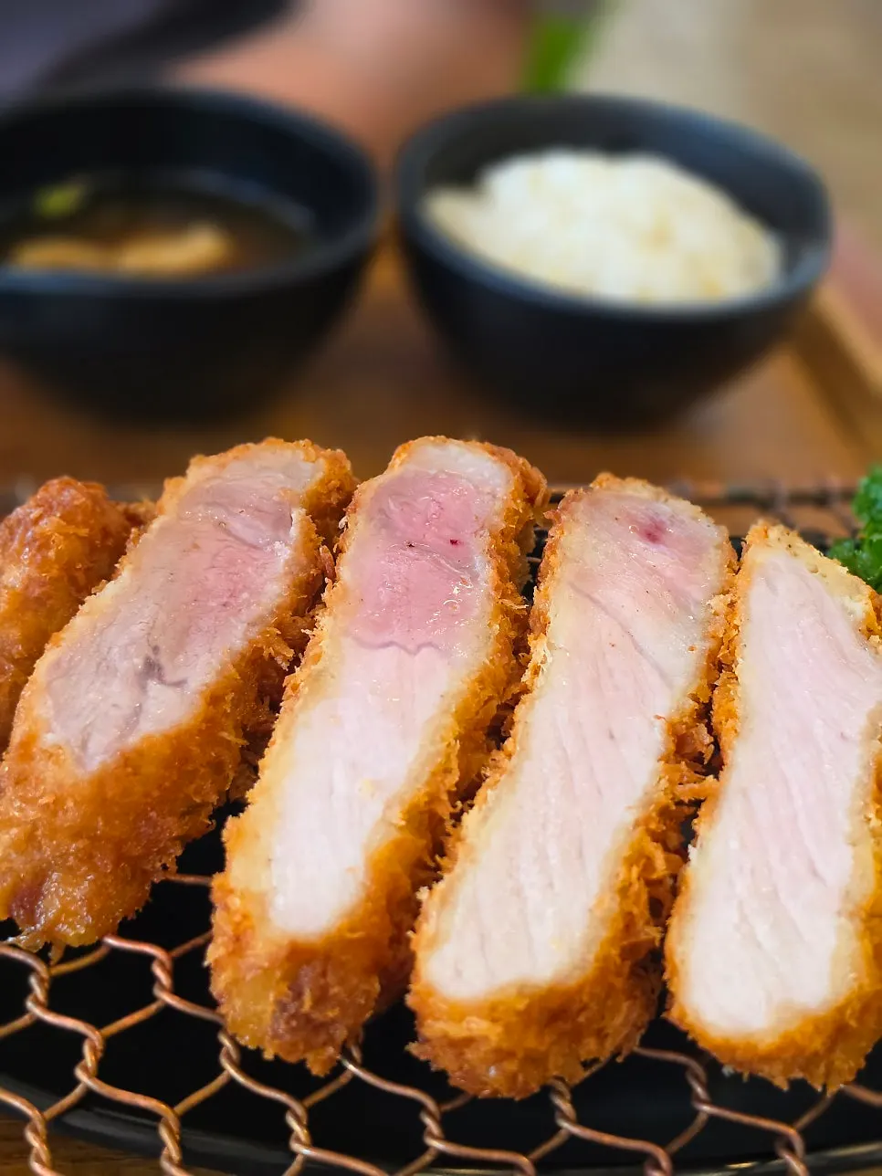 Cross-section of the top loin cutlet showing its thin coating