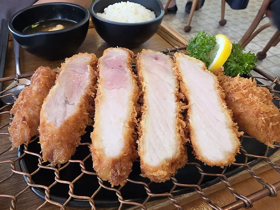 Plate of sliced top loin cutlet