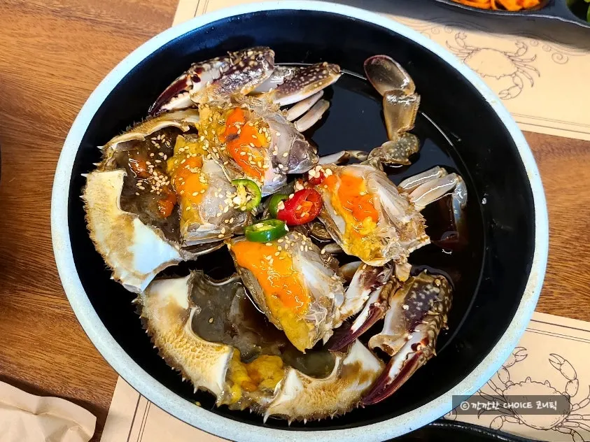 A plate of Kkotgeok's roe-filled soy marinated crab