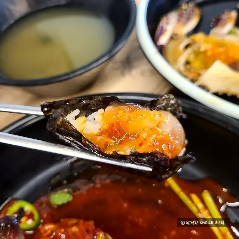 Soy marinated crab served together with rice