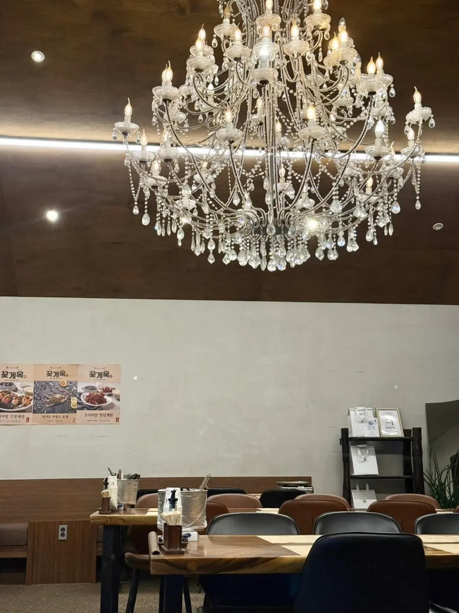 꽃게옥 입구 쪽 한옥 건물 모습