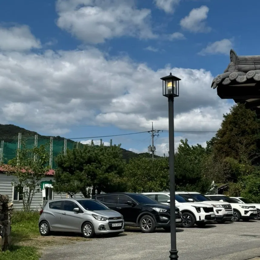 가게 앞 넓은 전용 주차장