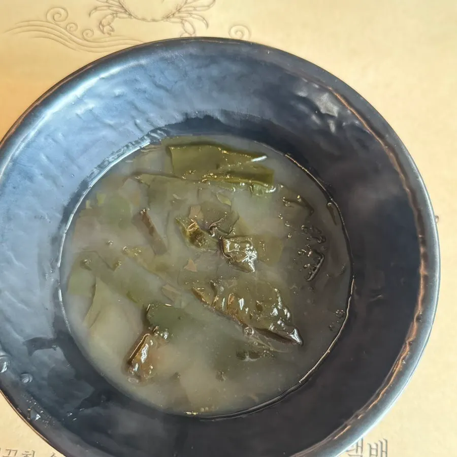 잡채 더덕 애호박 등 한식 밑반찬 한상
