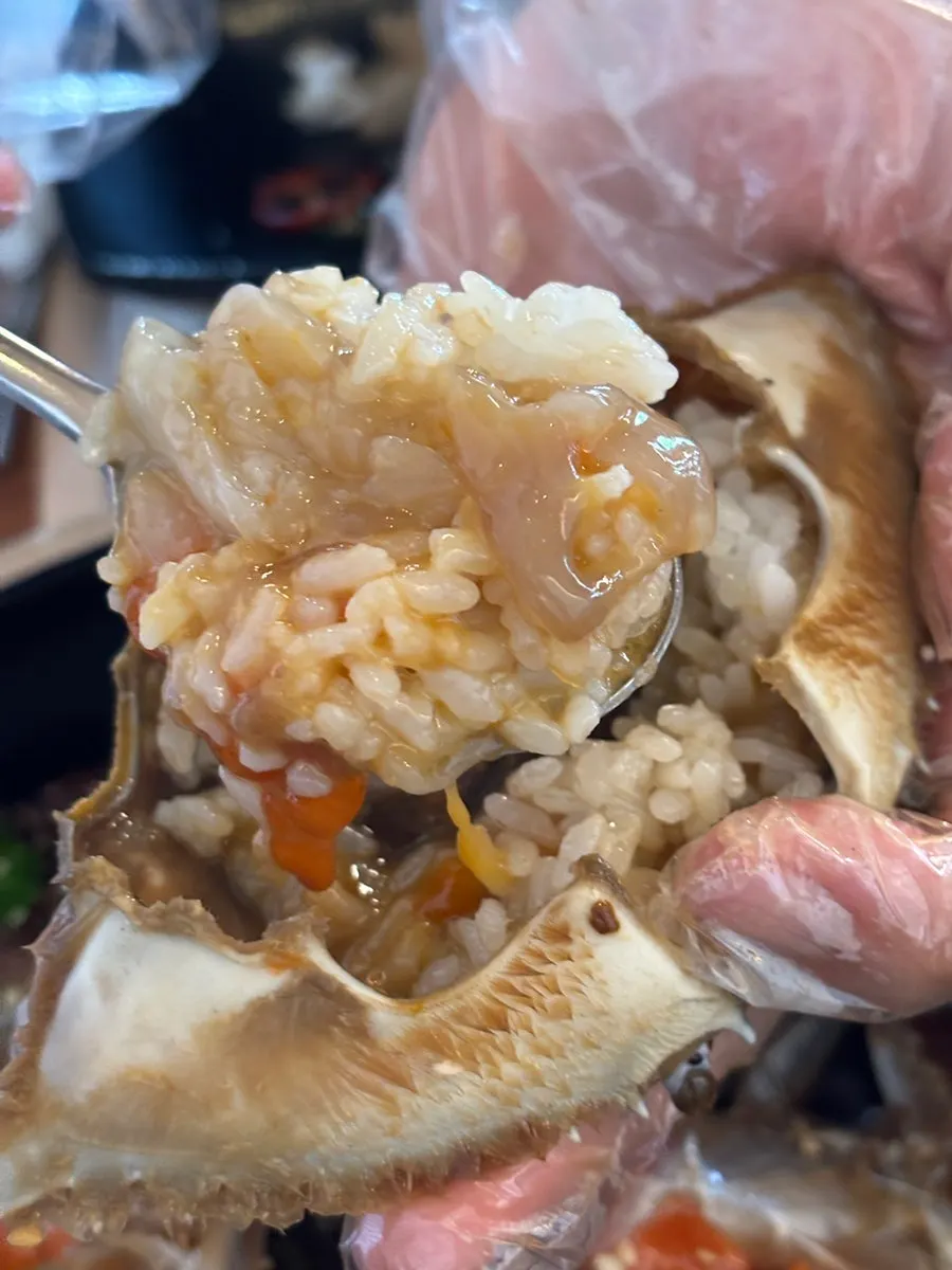 Yeonpyeong Island roe-filled soy marinated crab packed with meat and roe