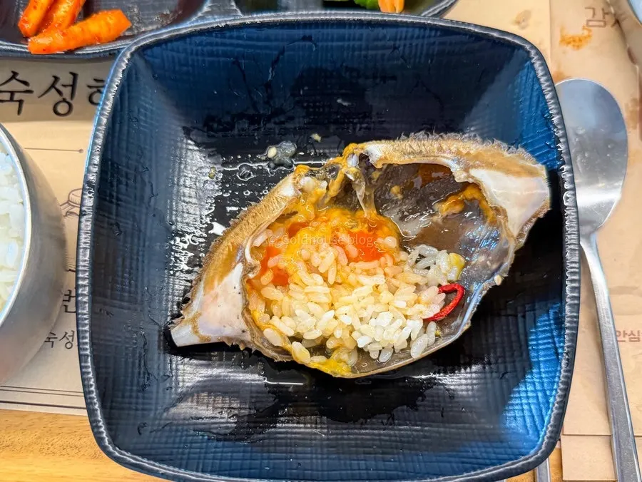 게살과 김에 싸 먹는 간장게장 밥