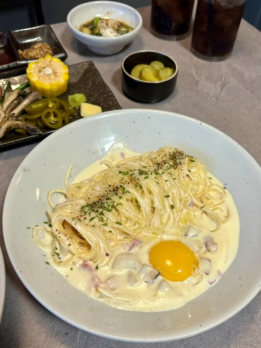 Close-up of the thick, creamy pasta