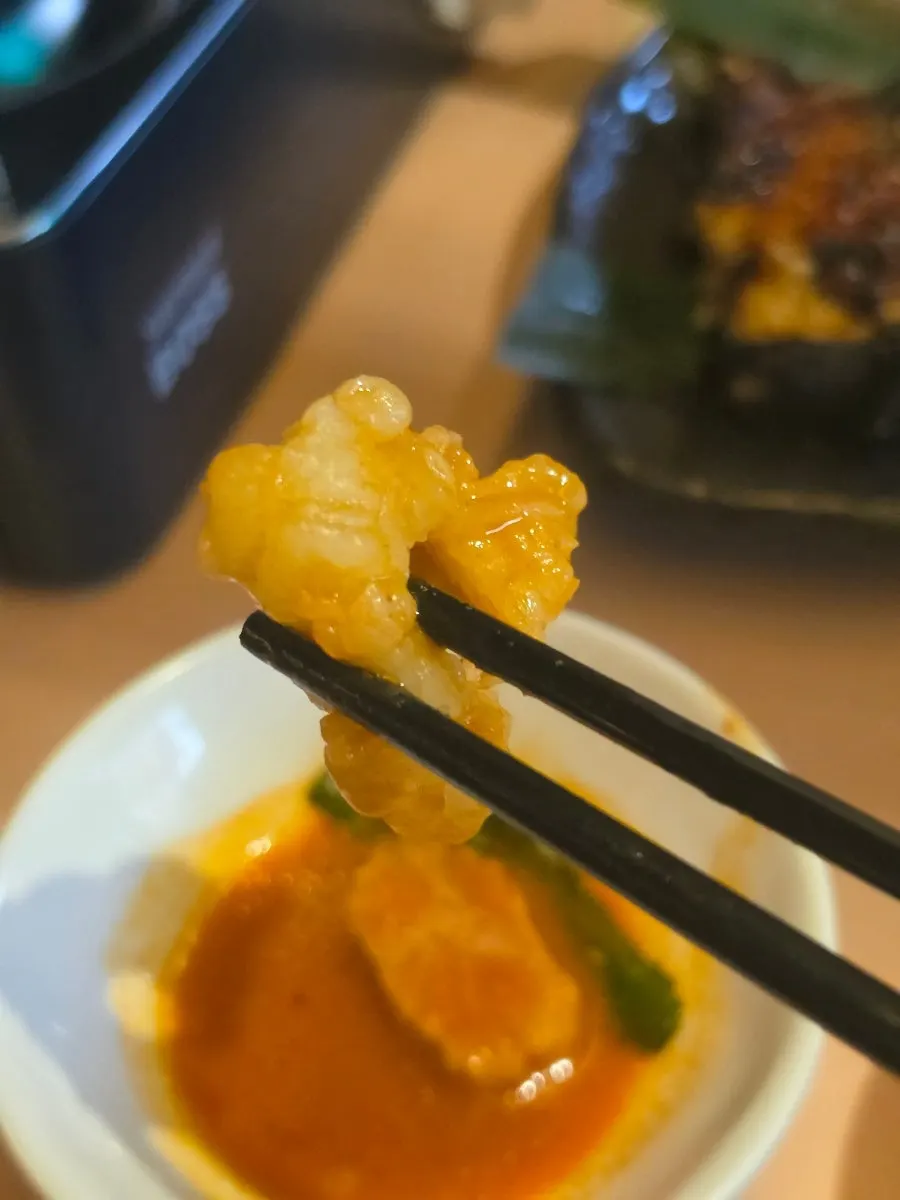 한우 대창이 가득한 모츠나베 국물
