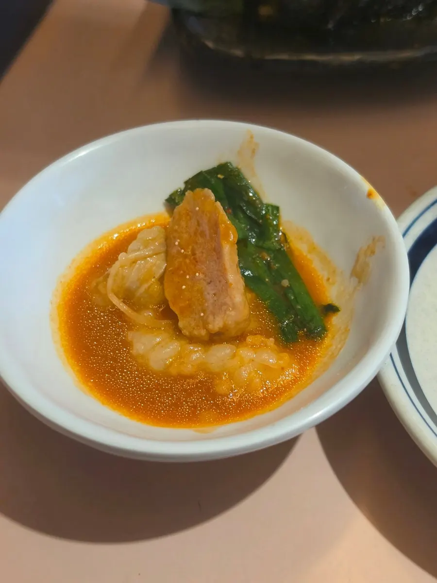 칼칼하게 끓은 모츠나베 한 그릇