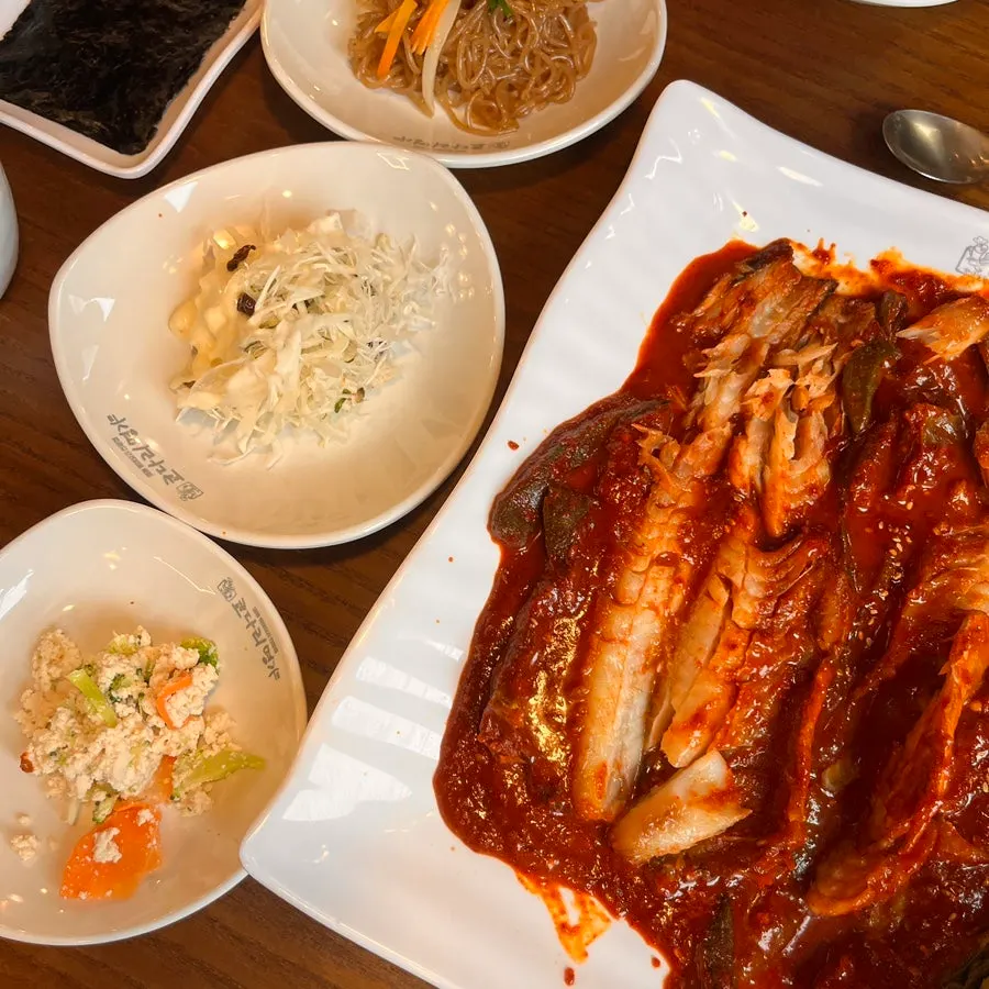 Kodari table spread served with rice