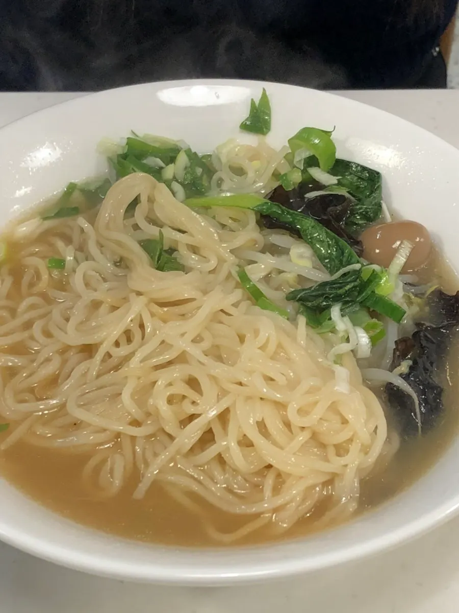 Thin noodles in the chicken drumstick ramen