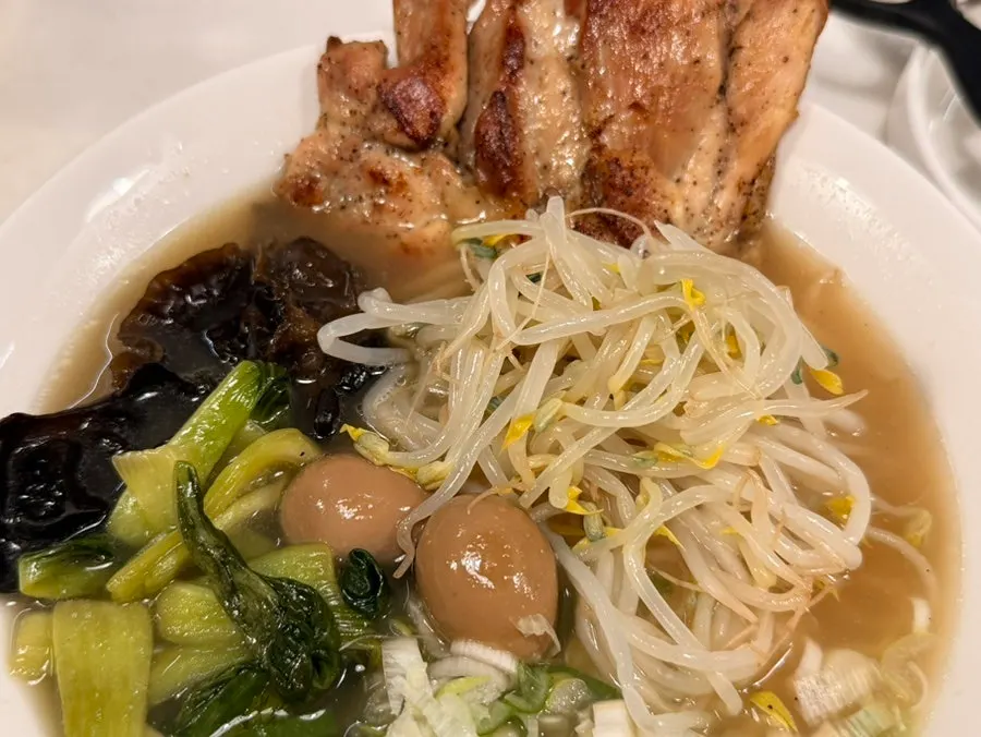 Clear-broth chicken steak ramen