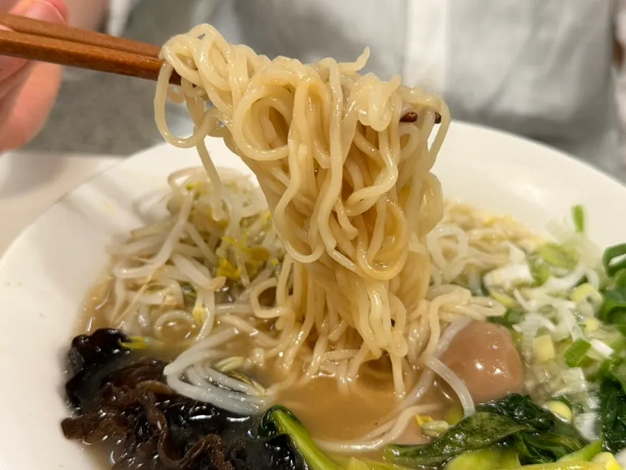 Thick noodles on the left, thin noodles on the right
