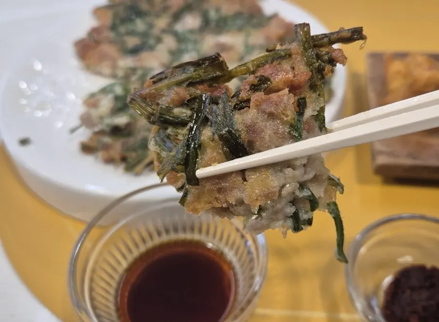 Karaage served with a spicy sauce