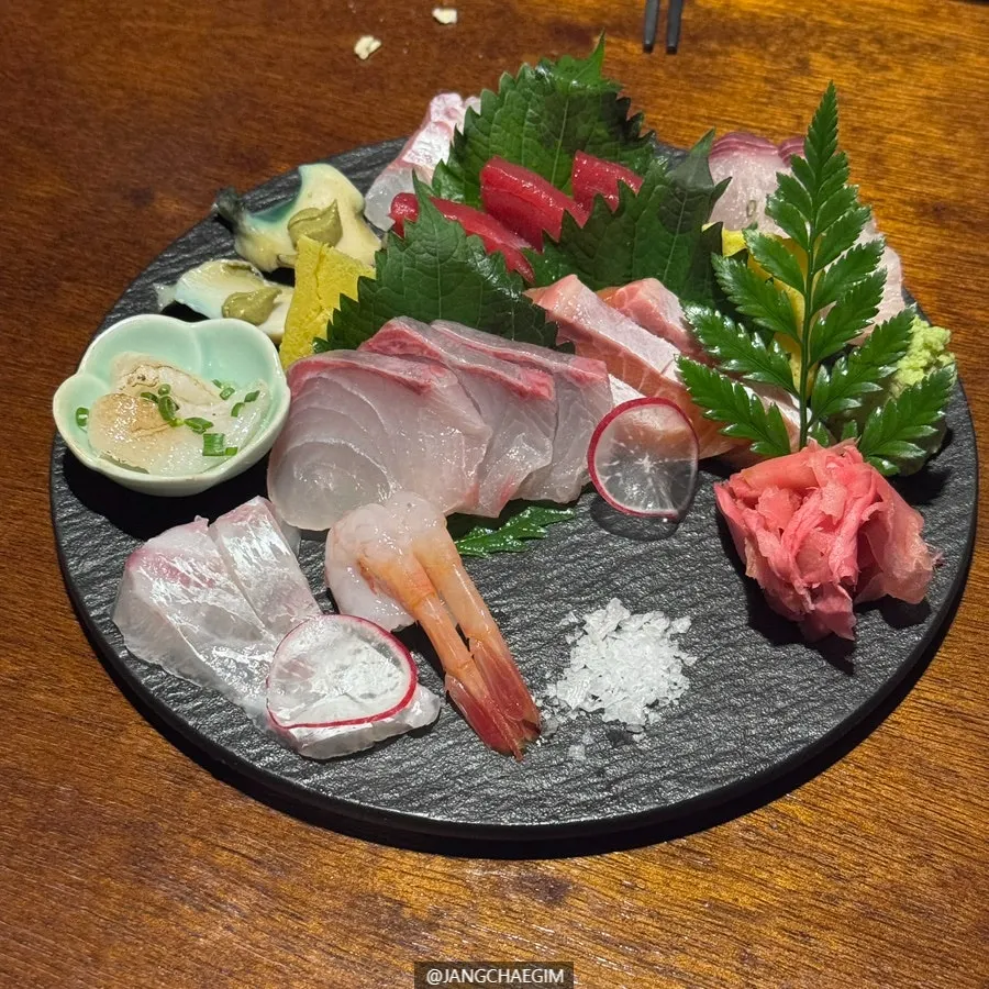 A plate of the 2-person Goko aged sashimi