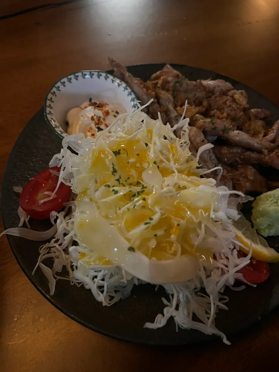 Sesiri yaki grilled chicken thigh with salad