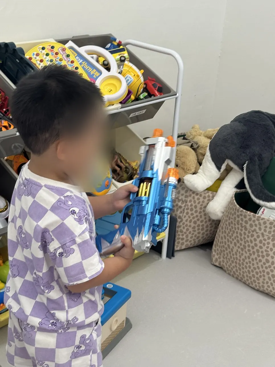 Indoor play equipment for the kids