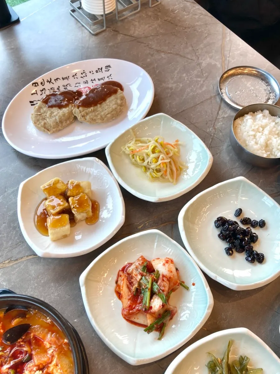 콩밭뜰 속초점 짬뽕순두부와 해물순두부 한 상