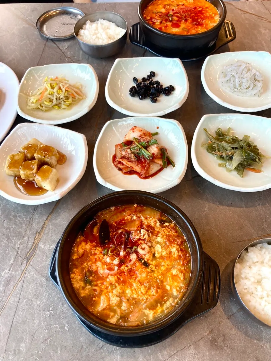 고소한 콩비지와 순두부 상차림