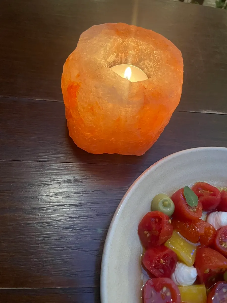 파스타를 먹는 저녁 식사 테이블